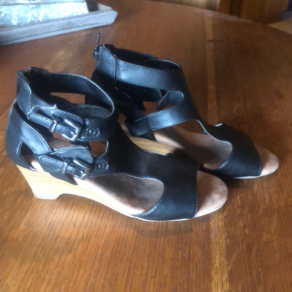 Croft & Barrow wedge black shoe